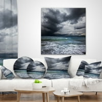 Designart ים מוטרד מתחת לשמיים סוערים - כרית לזרוק תמונות חוף - 18x18